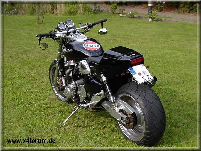 Lade Bild...