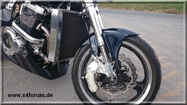 Lade Bild...