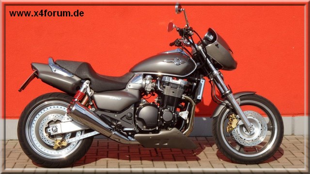 Lade Bild...