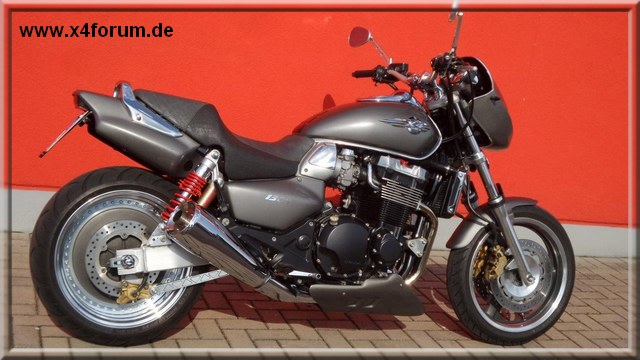 Lade Bild...