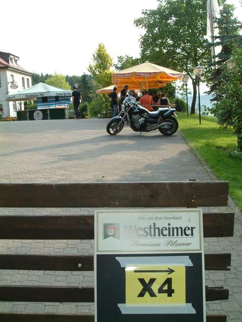 Lade Bild...