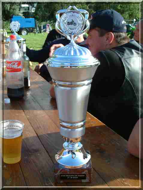 Lade Bild...